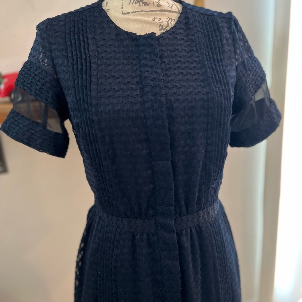 Banana Republic Geo Lace Sheer Panel Navy short Sleeve Dress - Picture 3 of 11